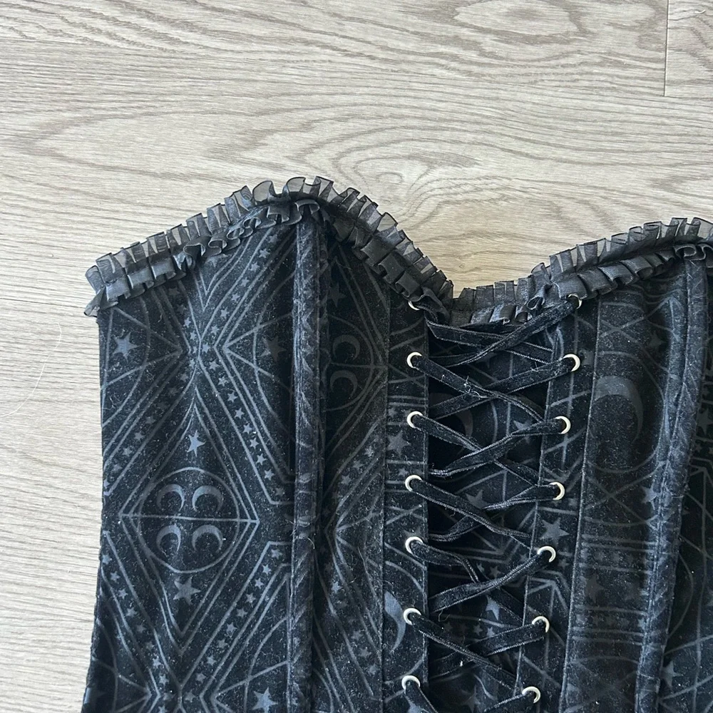 Goth Solar Corset w/ Lace Detail - Picture 2 of 5